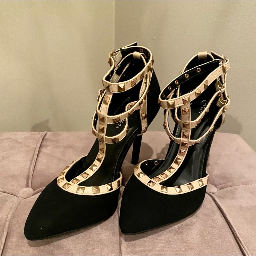 Sexy studded stilettos!
